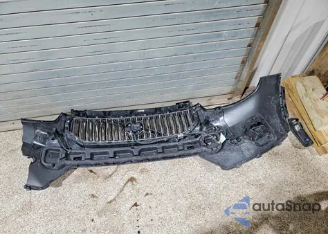 2025 Volvo Xc40 Core z USA, uszkodzony, nr VIN YV4L12UJ2S2607465